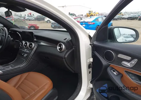 2023 Mercedes-Benz Glc 300 4Matic Coupe z USA, uszkodzony, nr VIN W1N0J8EB2PG135979